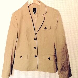 Slightly worn safari cotton jacket. Fully lined.